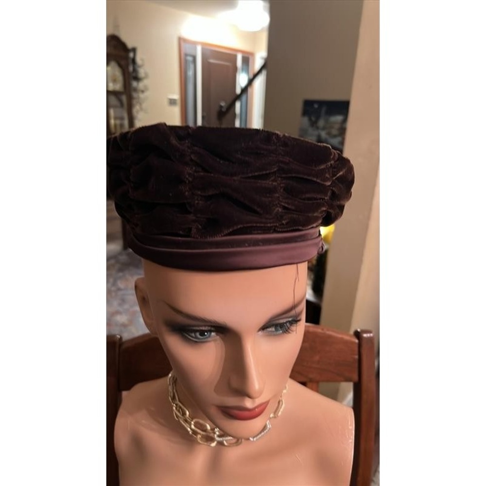 Vintage Art Deco Pillbox Turban Hat Velour Raisin Purple Union Made 1950s